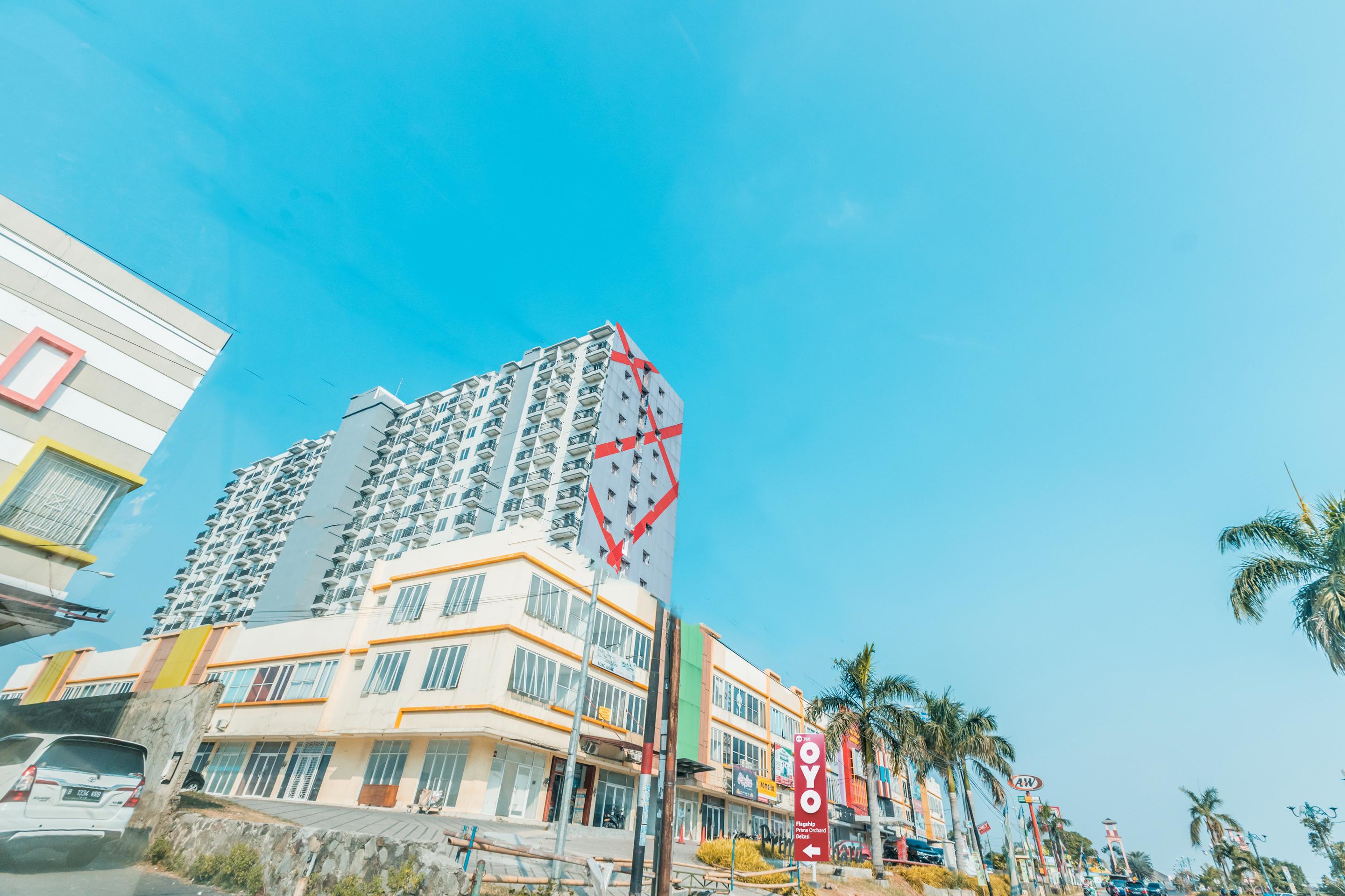 Oyo Flagship 766 Prima Orchard Hotel Bekasi Exterior photo