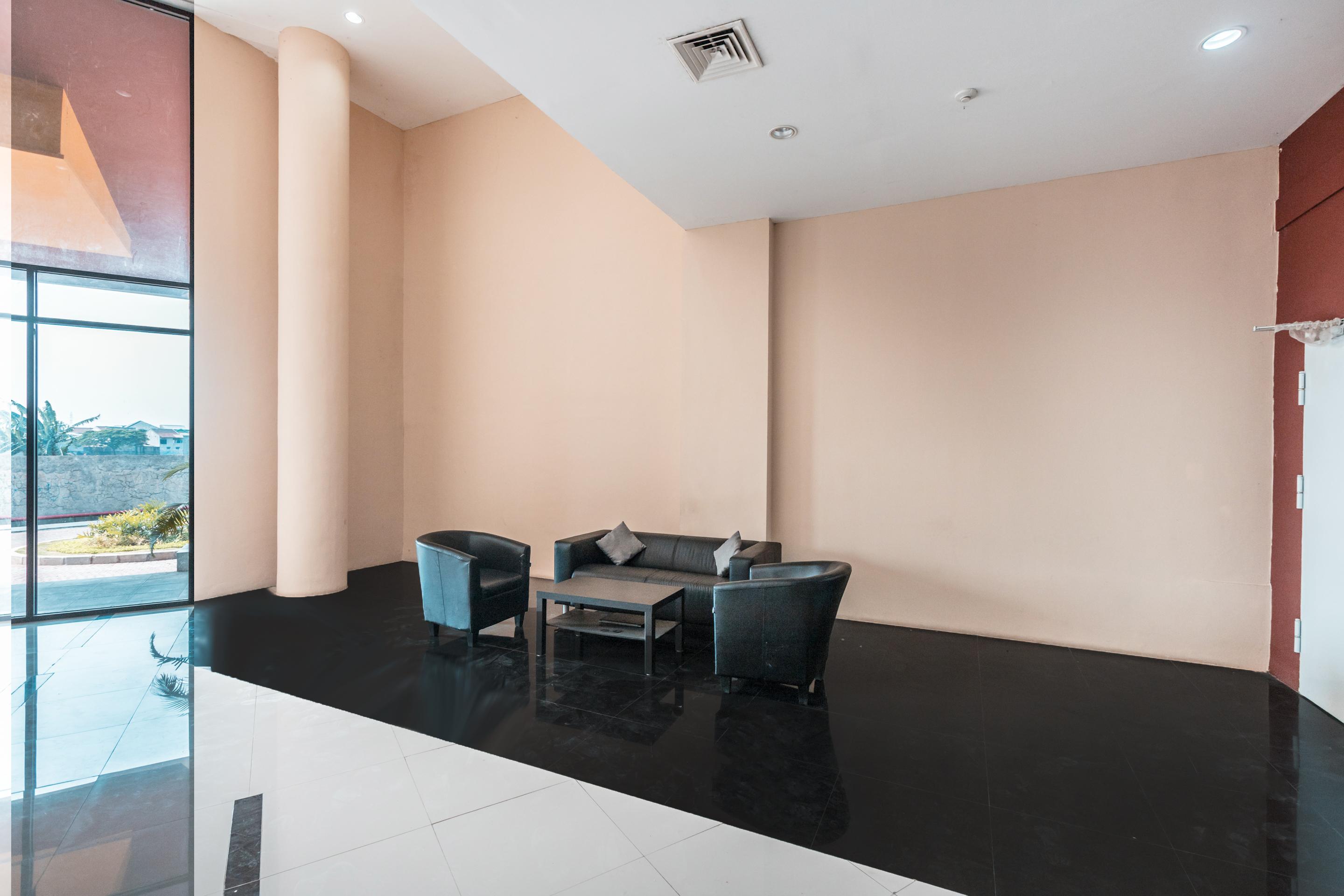 Oyo Flagship 766 Prima Orchard Hotel Bekasi Exterior photo